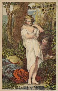 Frau, die sich im Wald auszieht
