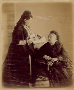 Königin Victoria, sitzend