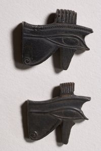 Zwei Wedjat-Augen-Amulette (Obsidian)