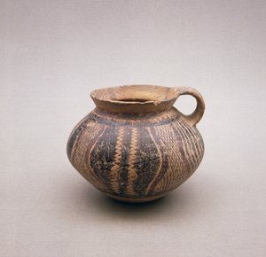 Chinesisches Irdenware-Gefäß, ca. 2500 v. Chr.