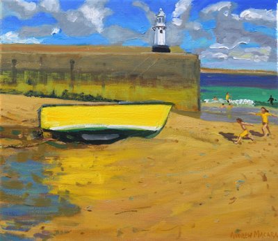 Gelbes Boot, St Ives, 2017 von Andrew Macara