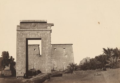 Karnak: Tor von Khonsu von Antonio Beato