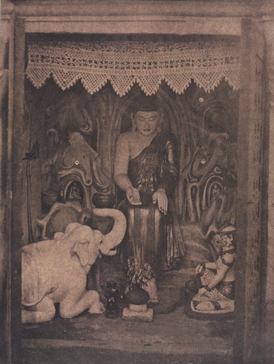 Amerapoora. Gautamas Schrein von Captain Linnaeus Tripe