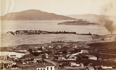 Alcatraz & Black Pt. vom Russian Hill, S.F. von Carleton Watkins