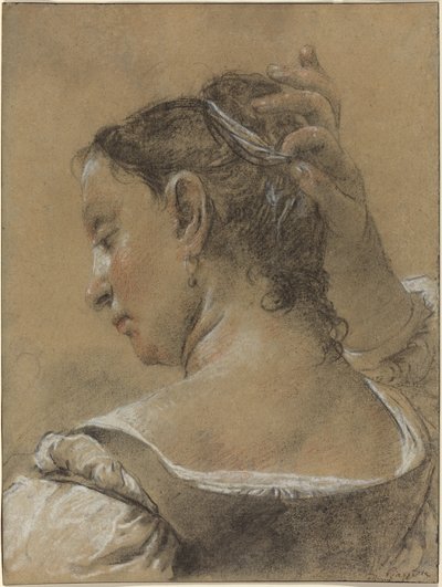 Eine junge Frau, die ihr Haar richtet von Domenico Maggiotto