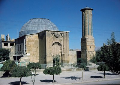 Ansicht des Minaretts Medrese (1258) von Dynasty Seljuq