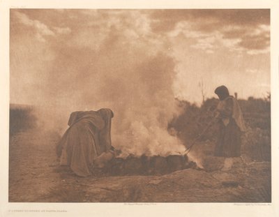 Töpferbrenner in Santa Clara von Edward S. Curtis