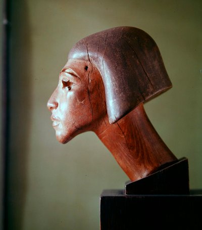 Kopf im El-Amarna-Stil (Holz) von Egyptian School