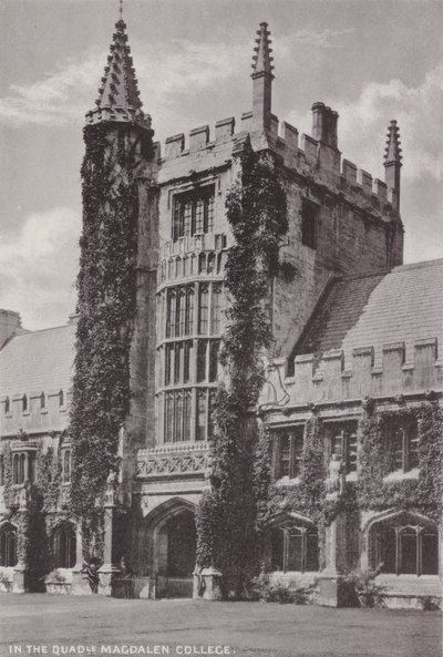 Im Quadrangle Magdalen College von English Photographer