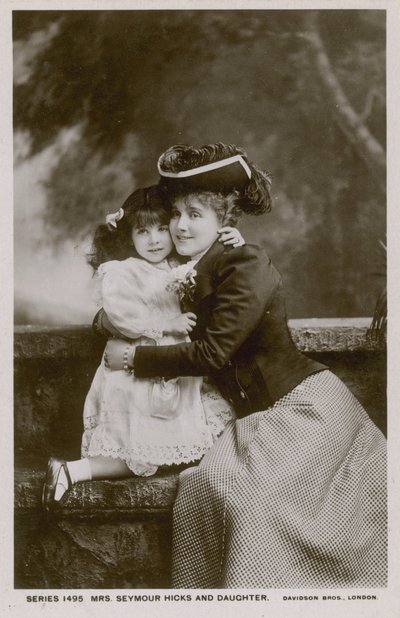 Mrs Seymour Hicks und Tochter von English Photographer