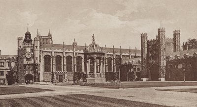 Trinity College, Großer Hof, Cambridge von English Photographer