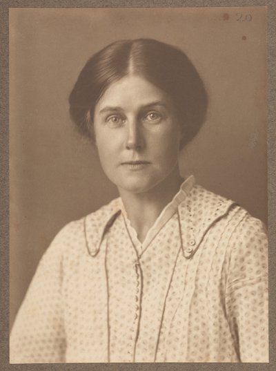 Harriet Weaver, Oktober 1916 von English School