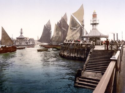 Pier Head II, Lowestoft von English School