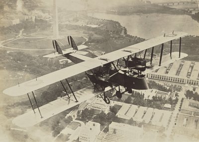 Flugzeug über Washington D.C. von Fedele Azari