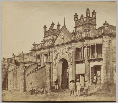 Tor zum Kaiserbagh von Felice A. Beato