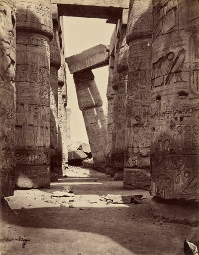 Schiefe Säule, im Hypostylsaal von Félix Bonfils
