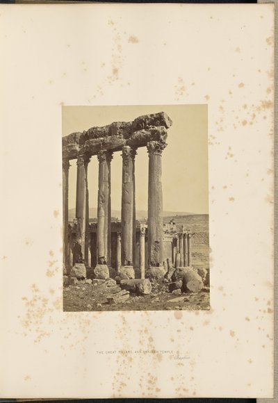 Die großen Säulen und kleinerer Tempel, Baalbek von Francis Frith