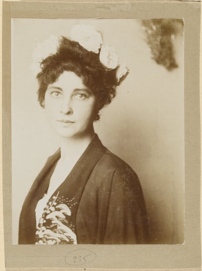 Porträt einer unbekannten Frau von Franz von Stuck