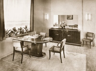 Esszimmer aus Ensembles Mobiliers, veröffentlicht 1937 von French Photographer