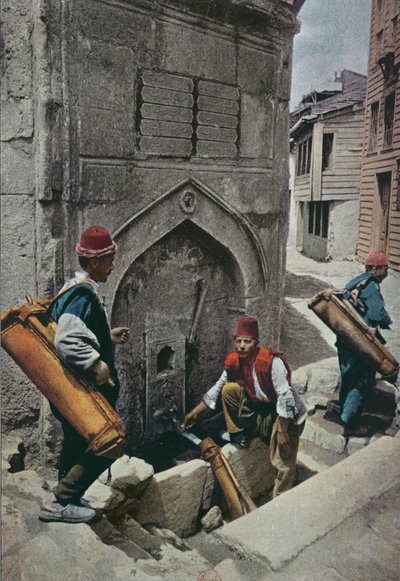 Wasserträger in Konstantinopel, um 1895 von French School