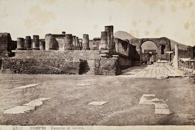 Tempel des Jupiter in Pompeji von Giorgio Sommer