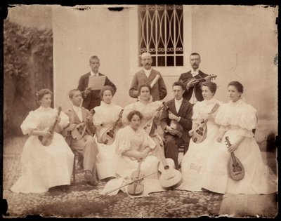 Gruppenporträt sitzender Musiker, ca. 1900 von Giuseppe Wulz