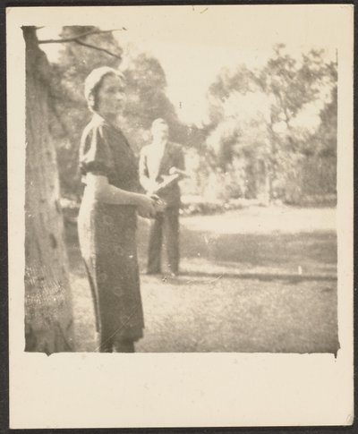 Mann und Frau beim Krocketspielen von Louis Fleckenstein