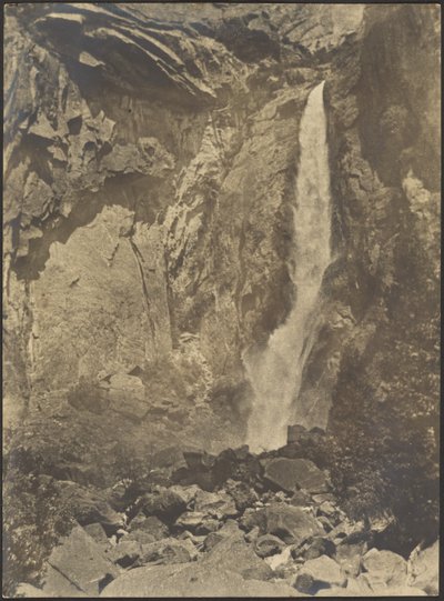 Wasserfall in felsiger Schlucht von Louis Fleckenstein