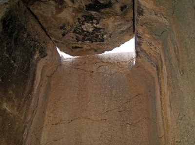 Im Inneren eines Säulengrabes, Xanthos, Türkei von Lycian