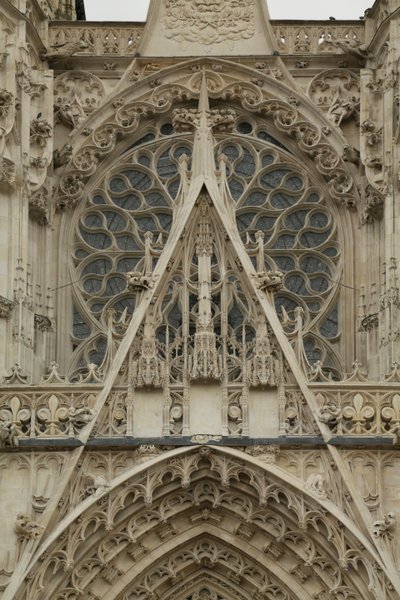 Fassade Rosettenfenster von Martin Chambiges