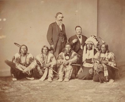 General J. E. Smith und Indianer, 1870er Jahre von Mathew Brady