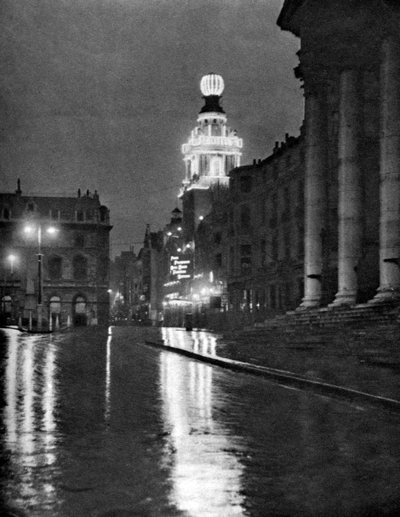 Nasses Wetter am Trafalgar Square, London, 1926-1927 von Paterson
