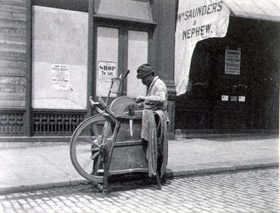 Ein Londoner Messerschleifer von Paul Martin