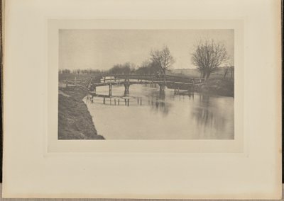 Fußgängerbrücke in der Nähe von Cheshunt von Peter Henry Emerson