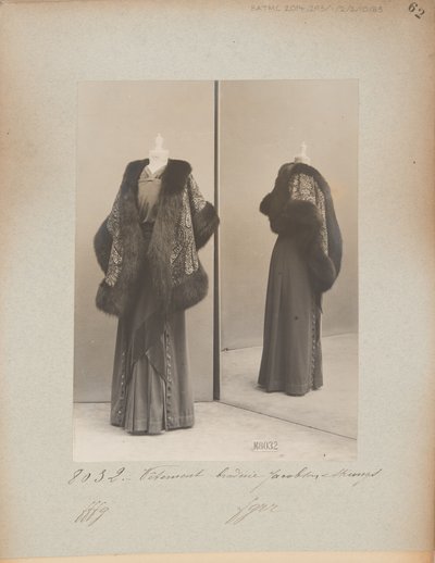 Albumseite: House of Worth, Schal von Photographer French