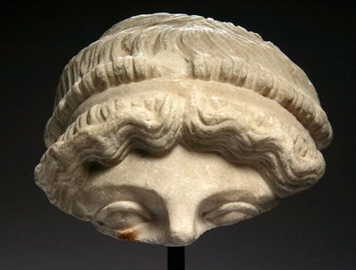 Fragment einer Statue von Roman