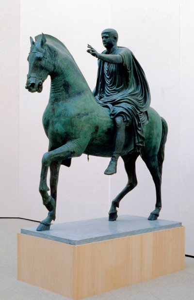 Statue aus Miseno: der Kaiser Nerva von Roman