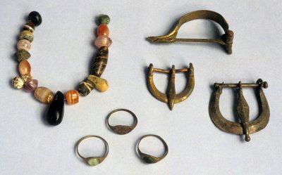 Ringe, Schnallen und Fibeln, Masada (Mischtechnik) von Roman Roman