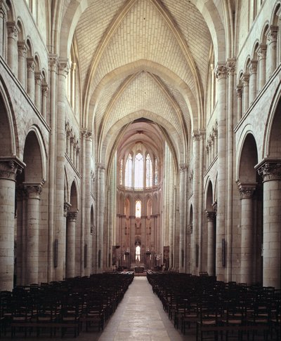 Ansicht des Kirchenschiffs von Romanesque