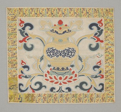 Acht buddhistische Kostbarkeiten, Vase von School Chinese