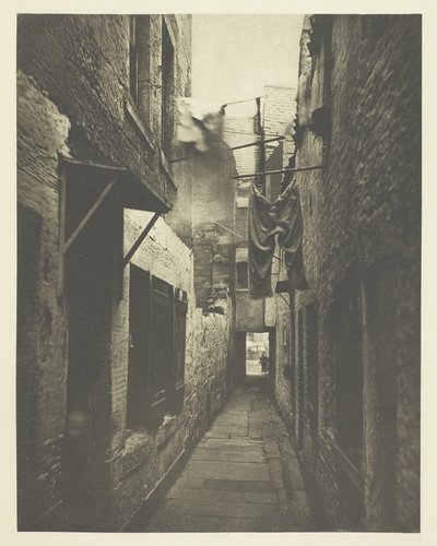 Close No. 101 High Street von Thomas Annan