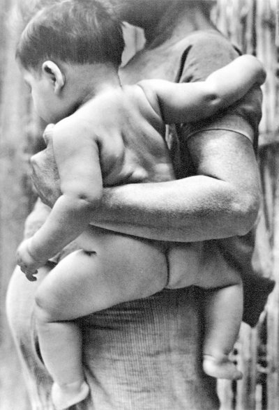 Frau mit Kind, Tehuantepec, Mexiko, 1929 von Tina Modotti