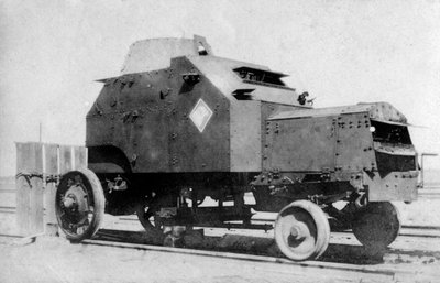 Gepanzertes Auto auf Schienen, Bagdad, Irak von Unbekannt