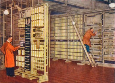Automatische Telefonzentrale, 1938 von Unbekannt