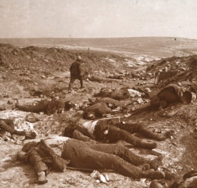 Leichen, Maurepas, Frankreich, um 1914-1918 von Unbekannt