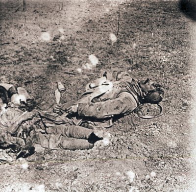 Leichen toter Soldaten, um 1914-1918 von Unbekannt