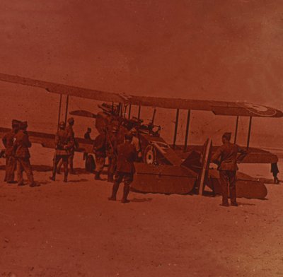 Abgestürztes britisches Flugzeug, ca. 1914-1918 von Unbekannt