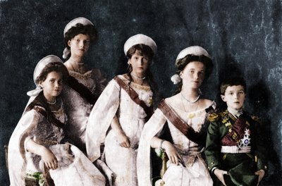 Kinder von Zar Nikolaus II. von Russland, um 1910 von Unbekannt
