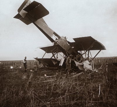 Abgestürztes Flugzeug, Tracy-le-Val, Nordfrankreich, ca. 1914-1918 von Unbekannt