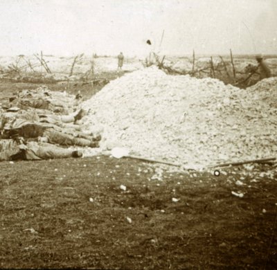 Leichen, Souain, Nordfrankreich, September 1915 von Unbekannt